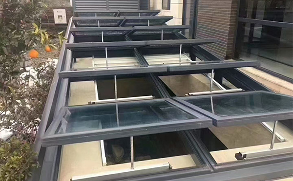 某轨道交通车辆维修车间乌鲁木齐排烟窗应用