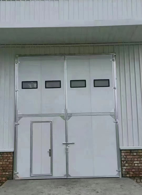 乌鲁木齐工业门在设备装配车间出入口的实施记录