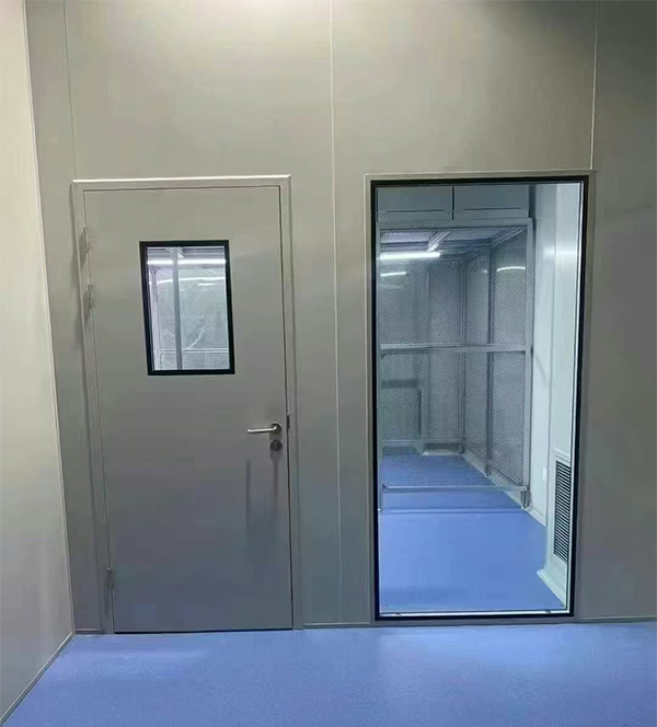 学校教学楼完成乌鲁木齐防火门标准化安装